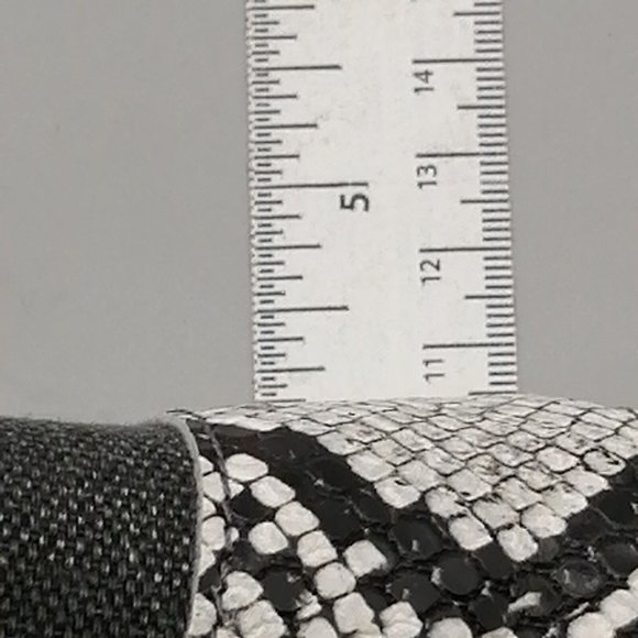 Tinstree Womens Loafer Sneaker Multicolor Slip On Flat Heel Cushioned Sz 9.5 - Picture 6 of 9